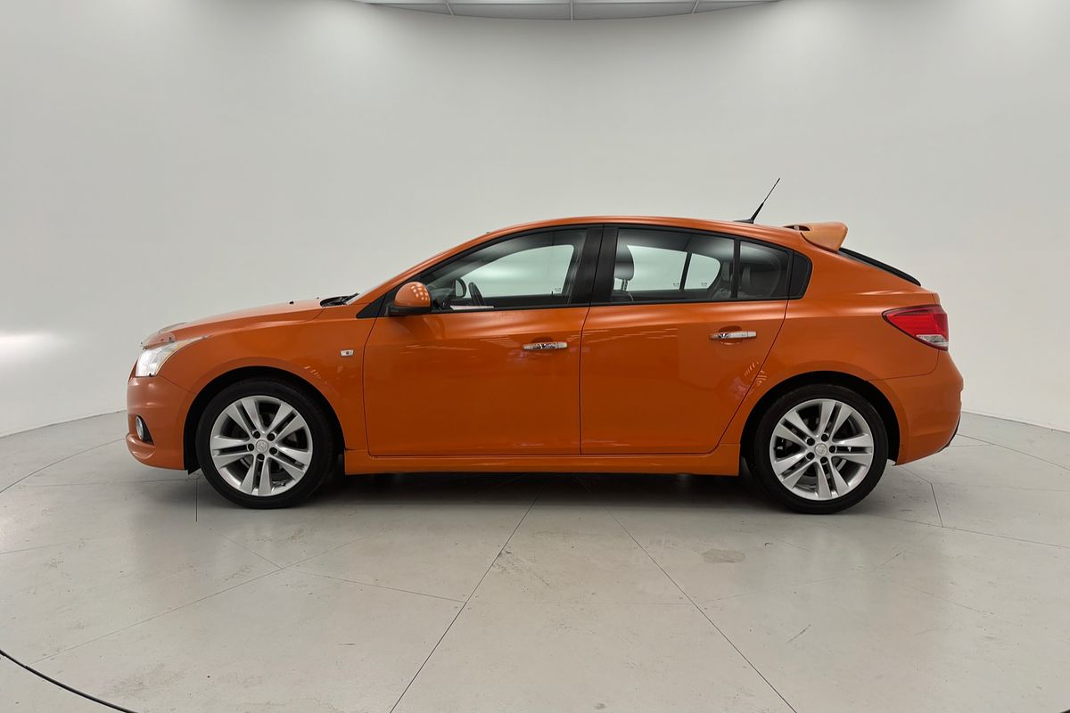 2014 HOLDEN CRUZE SRi V 6 SP MANUAL 5D HATCHBACK T4
