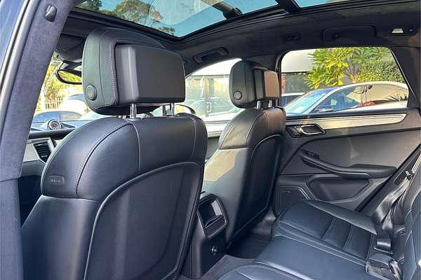 2014 Porsche Macan Turbo 95B