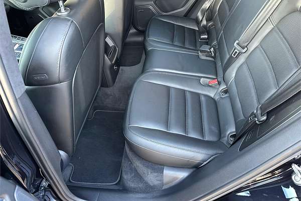 2014 Porsche Macan Turbo 95B