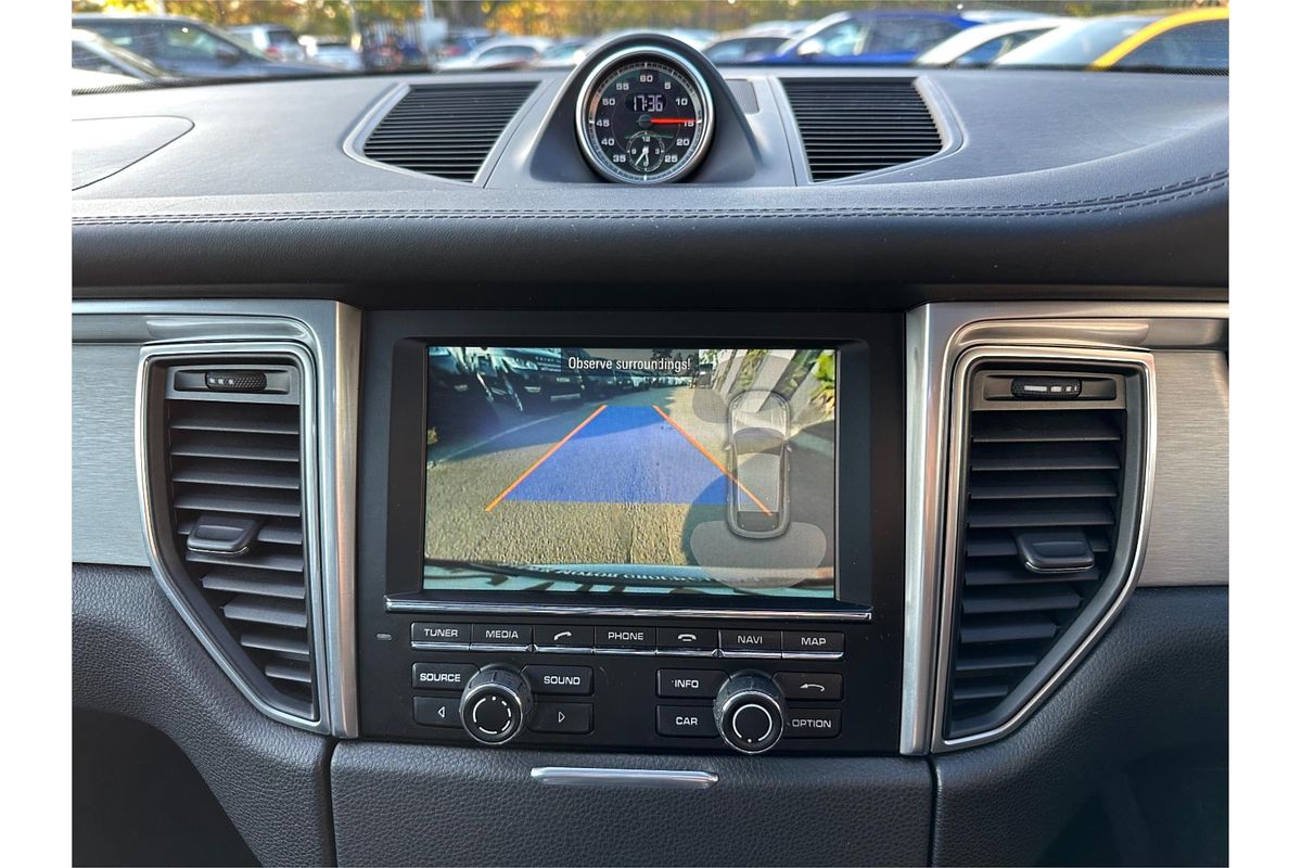 2014 Porsche Macan Turbo 95B