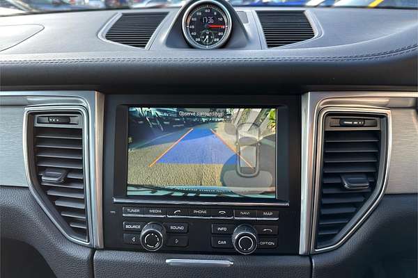 2014 Porsche Macan Turbo 95B