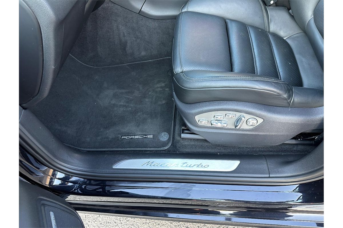 2014 Porsche Macan Turbo 95B