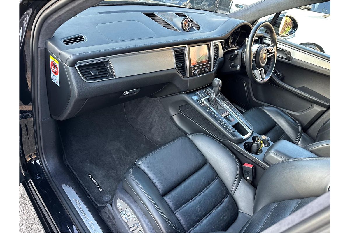 2014 Porsche Macan Turbo 95B