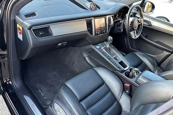 2014 Porsche Macan Turbo 95B
