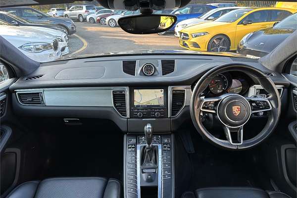2014 Porsche Macan Turbo 95B