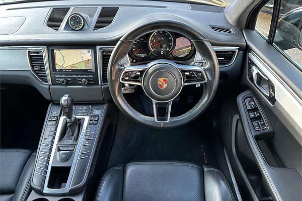 2014 Porsche Macan Turbo 95B