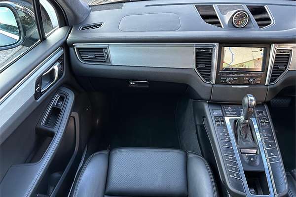 2014 Porsche Macan Turbo 95B