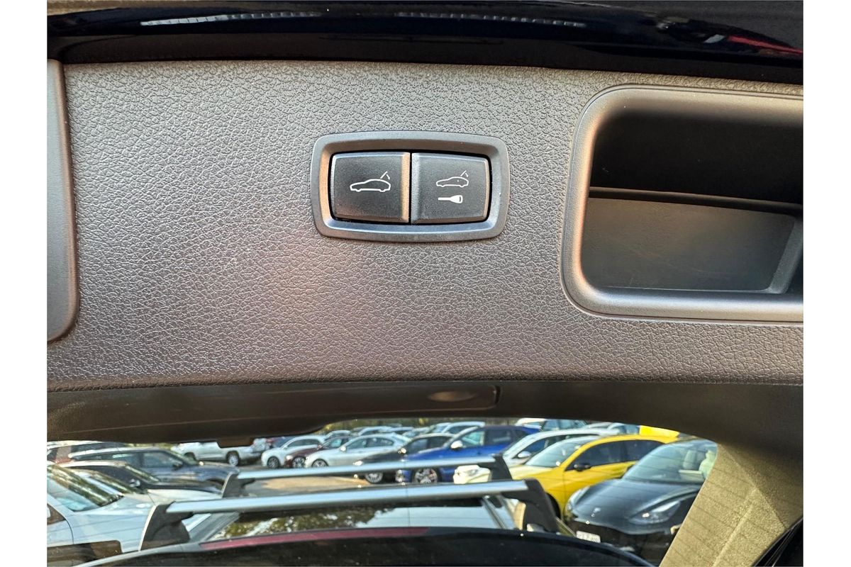 2014 Porsche Macan Turbo 95B