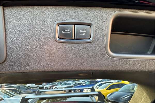 2014 Porsche Macan Turbo 95B