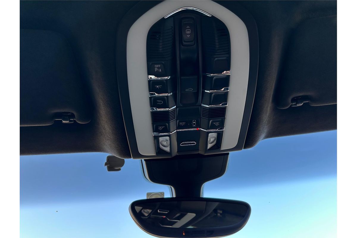 2014 Porsche Macan Turbo 95B