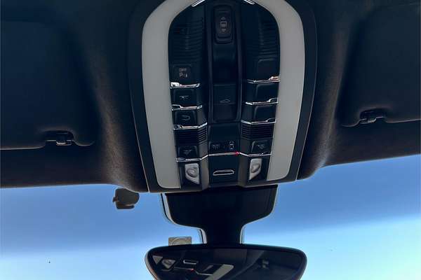 2014 Porsche Macan Turbo 95B