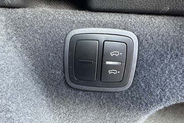 2014 Porsche Macan Turbo 95B