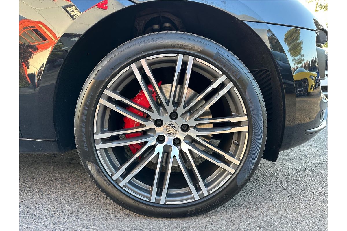 2014 Porsche Macan Turbo 95B