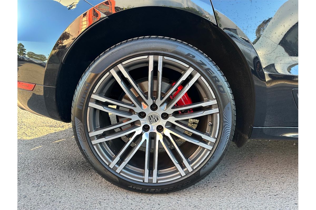 2014 Porsche Macan Turbo 95B