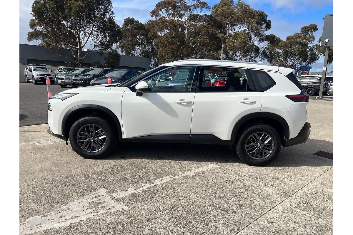 2025 Nissan X-TRAIL ST T33