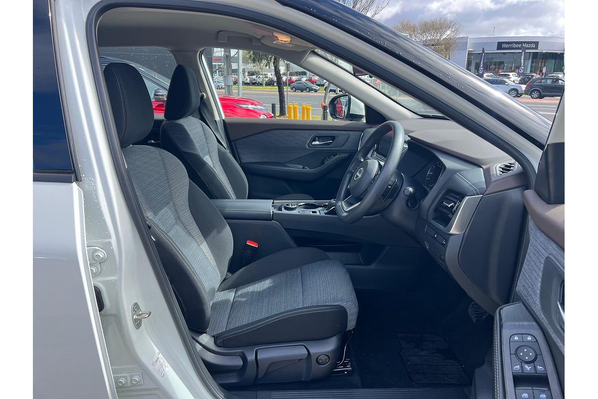 2025 Nissan X-TRAIL ST T33