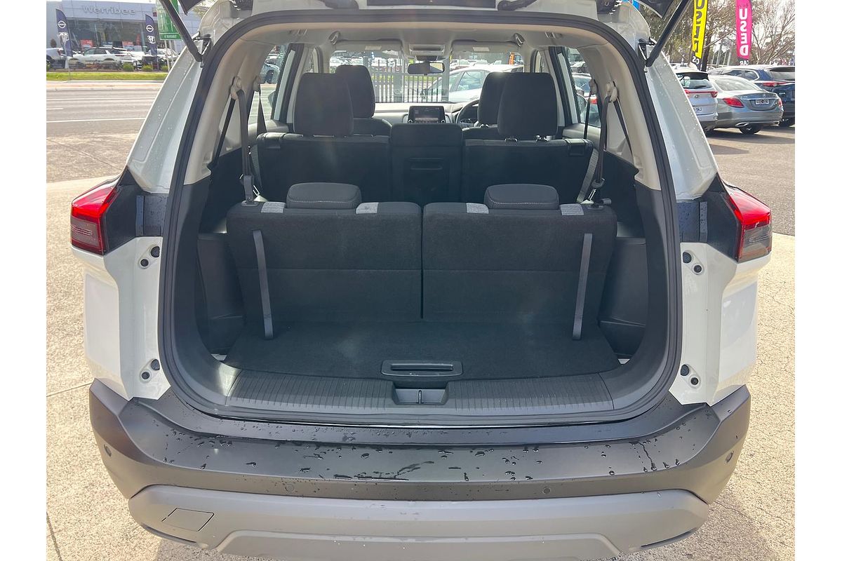 2025 Nissan X-TRAIL ST T33