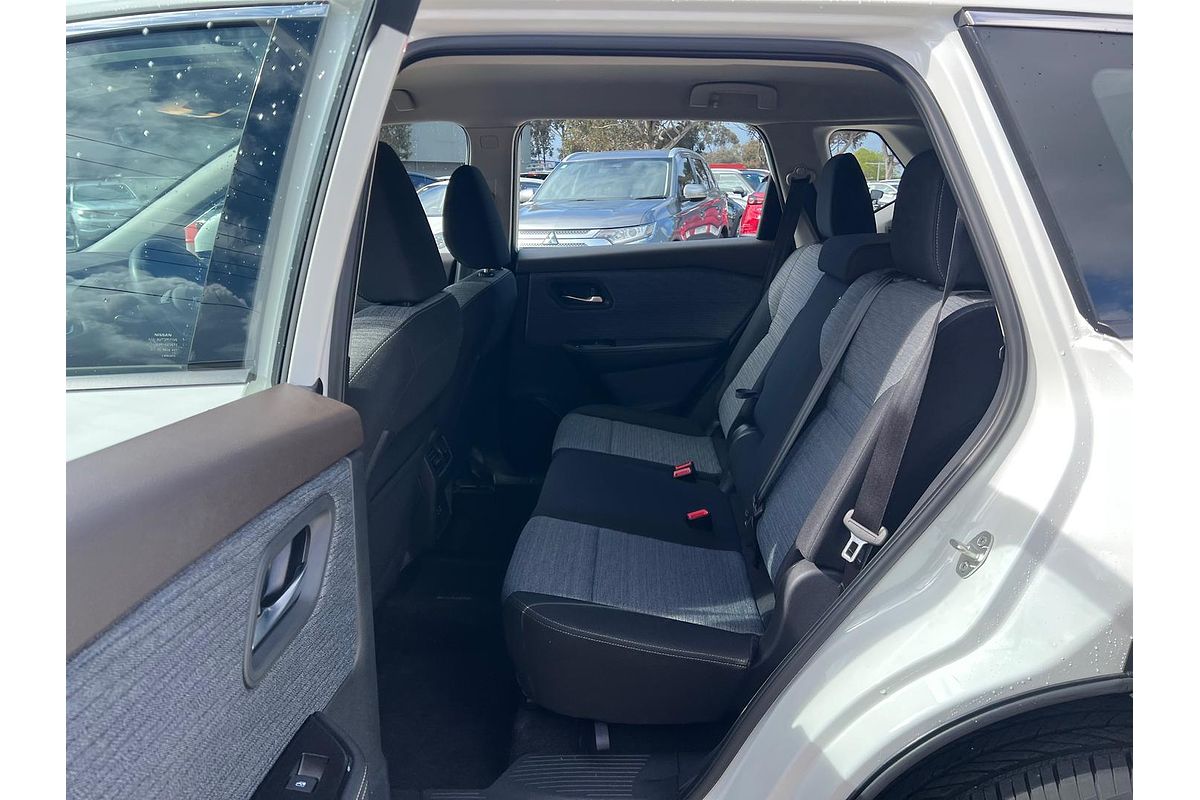 2025 Nissan X-TRAIL ST T33