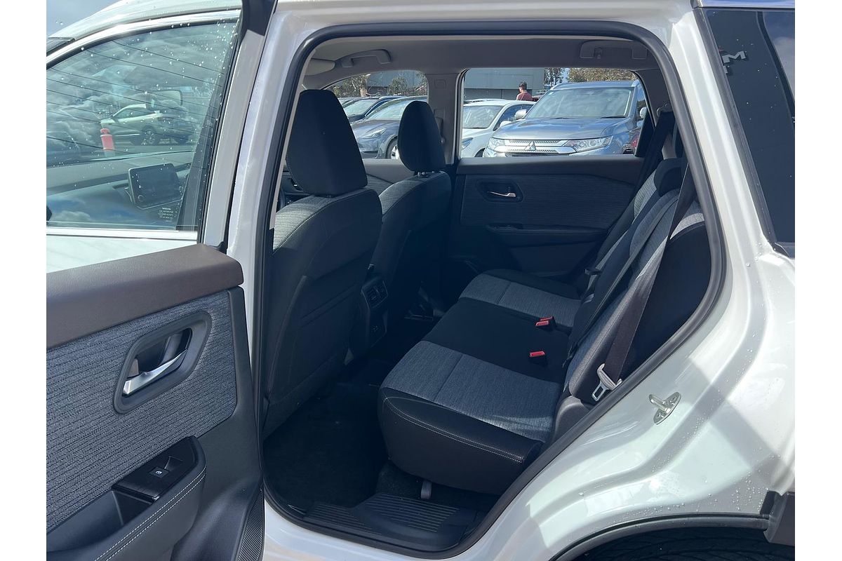 2025 Nissan X-TRAIL ST T33