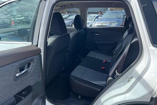 2025 Nissan X-TRAIL ST T33