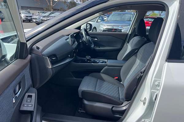 2025 Nissan X-TRAIL ST T33