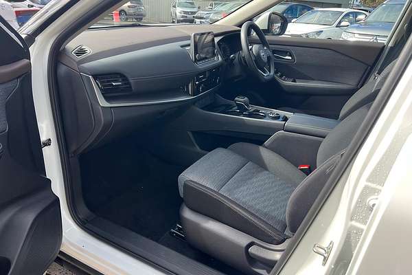 2025 Nissan X-TRAIL ST T33