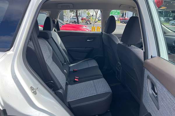 2025 Nissan X-TRAIL ST T33