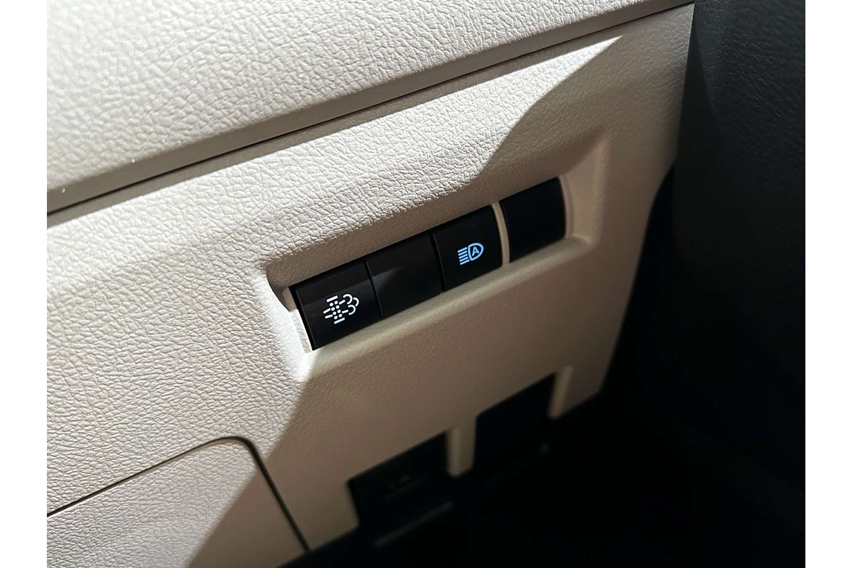 2021 Toyota Hiace Commuter GDH322R ELWB