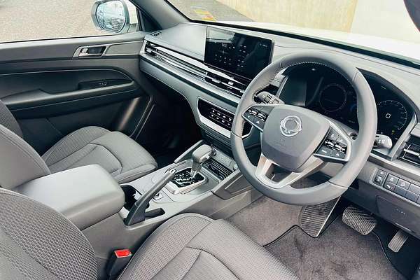 2025 KGM Musso ELX Q261 4X4