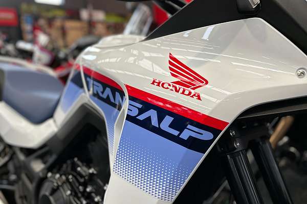 2024 Honda XL75 TRANSALP