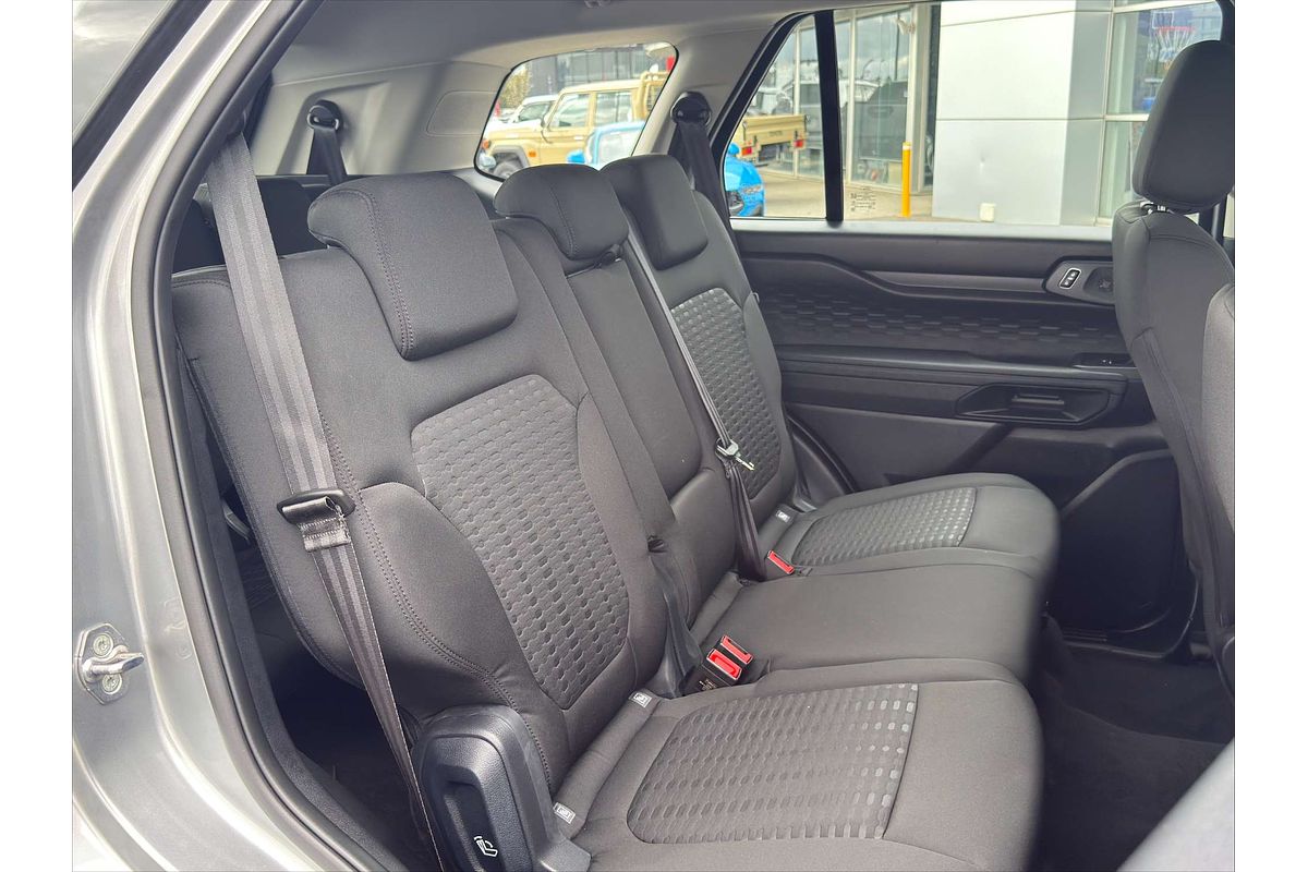 2024 Ford Everest Ambiente  2.0L