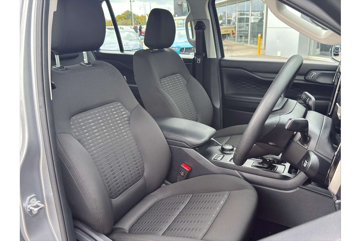 2024 Ford Everest Ambiente  2.0L