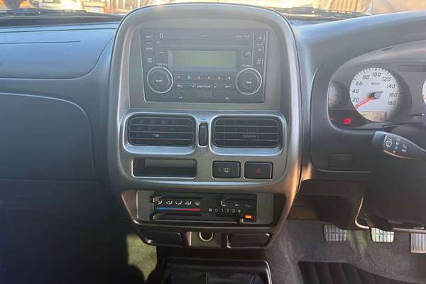 2015 Nissan Navara ST-R D22 4X4