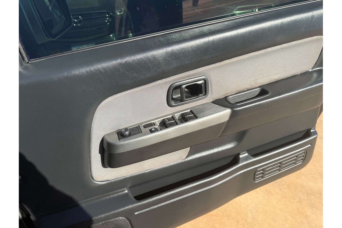 2015 Nissan Navara ST-R D22 4X4