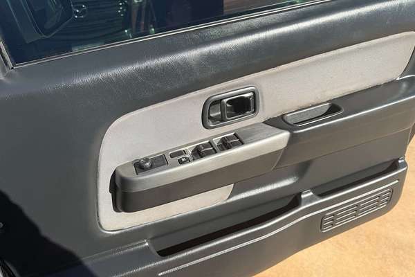 2015 Nissan Navara ST-R D22 4X4