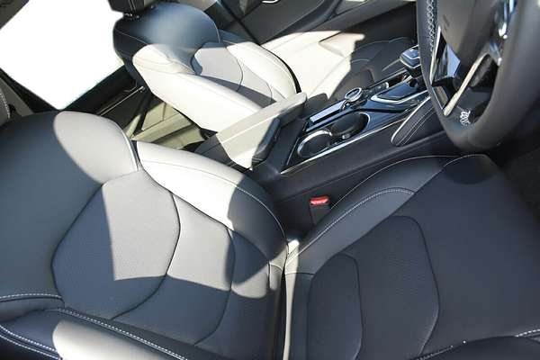 2025 LDV D90 Executive SV9A