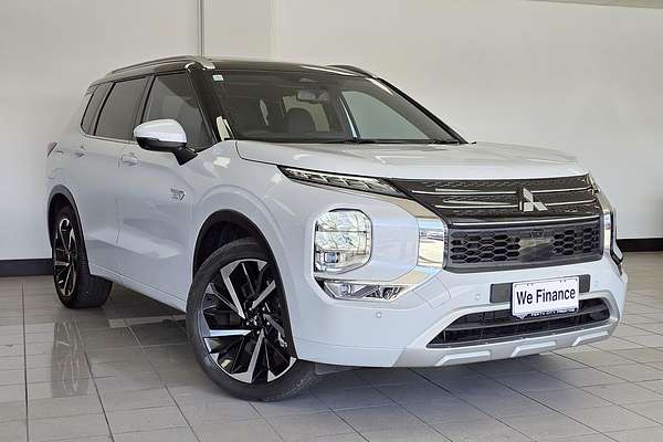 2023 Mitsubishi Outlander PHEV Exceed Tourer ZM