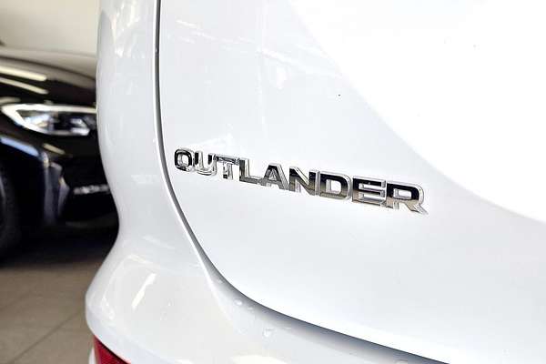 2023 Mitsubishi Outlander PHEV Exceed Tourer ZM