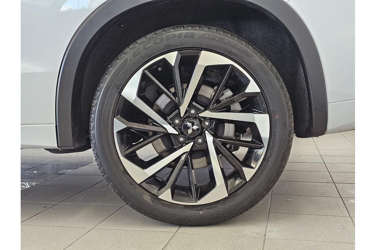 2023 Mitsubishi Outlander PHEV Exceed Tourer ZM