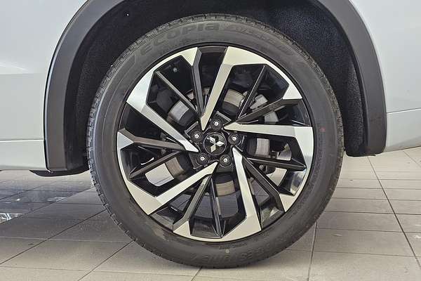 2023 Mitsubishi Outlander PHEV Exceed Tourer ZM