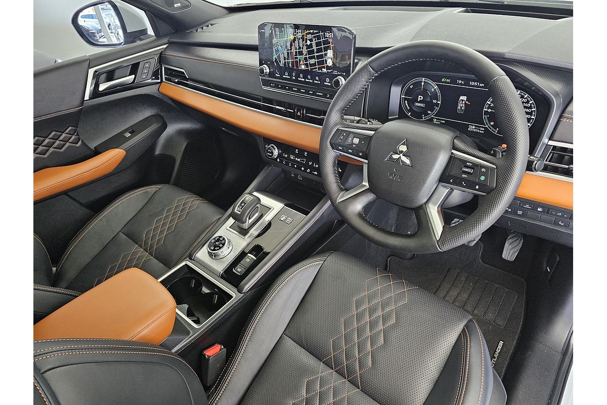 2023 Mitsubishi Outlander PHEV Exceed Tourer ZM