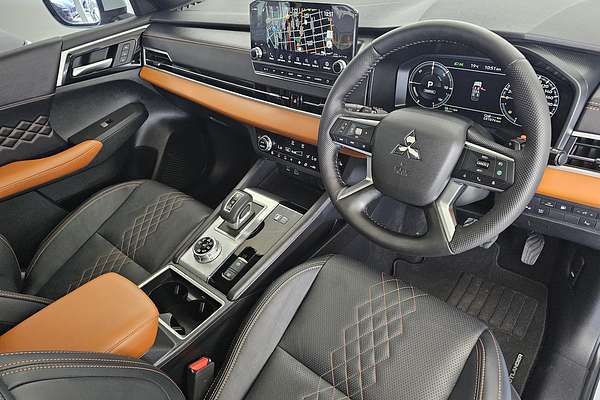 2023 Mitsubishi Outlander PHEV Exceed Tourer ZM