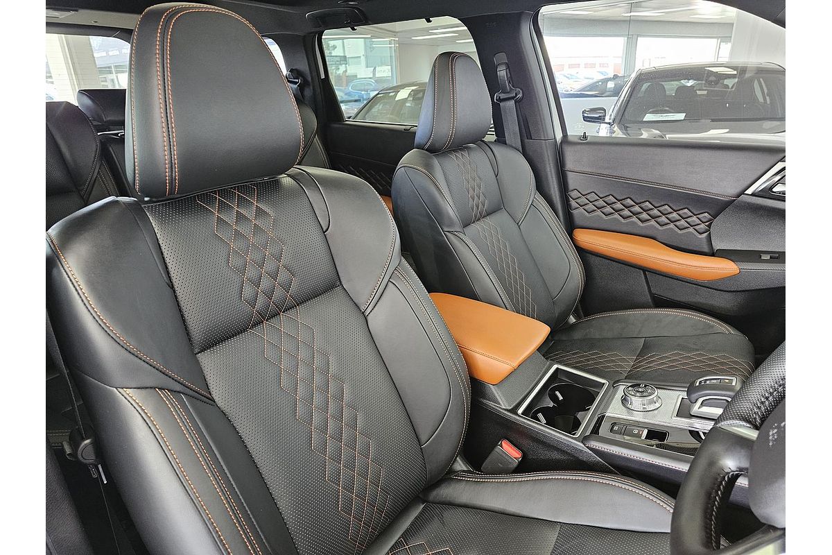 2023 Mitsubishi Outlander PHEV Exceed Tourer ZM