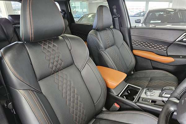 2023 Mitsubishi Outlander PHEV Exceed Tourer ZM