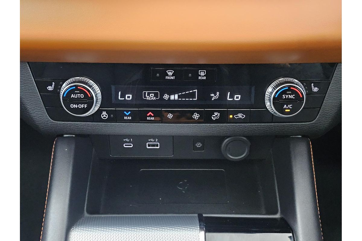 2023 Mitsubishi Outlander PHEV Exceed Tourer ZM