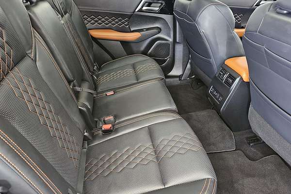 2023 Mitsubishi Outlander PHEV Exceed Tourer ZM