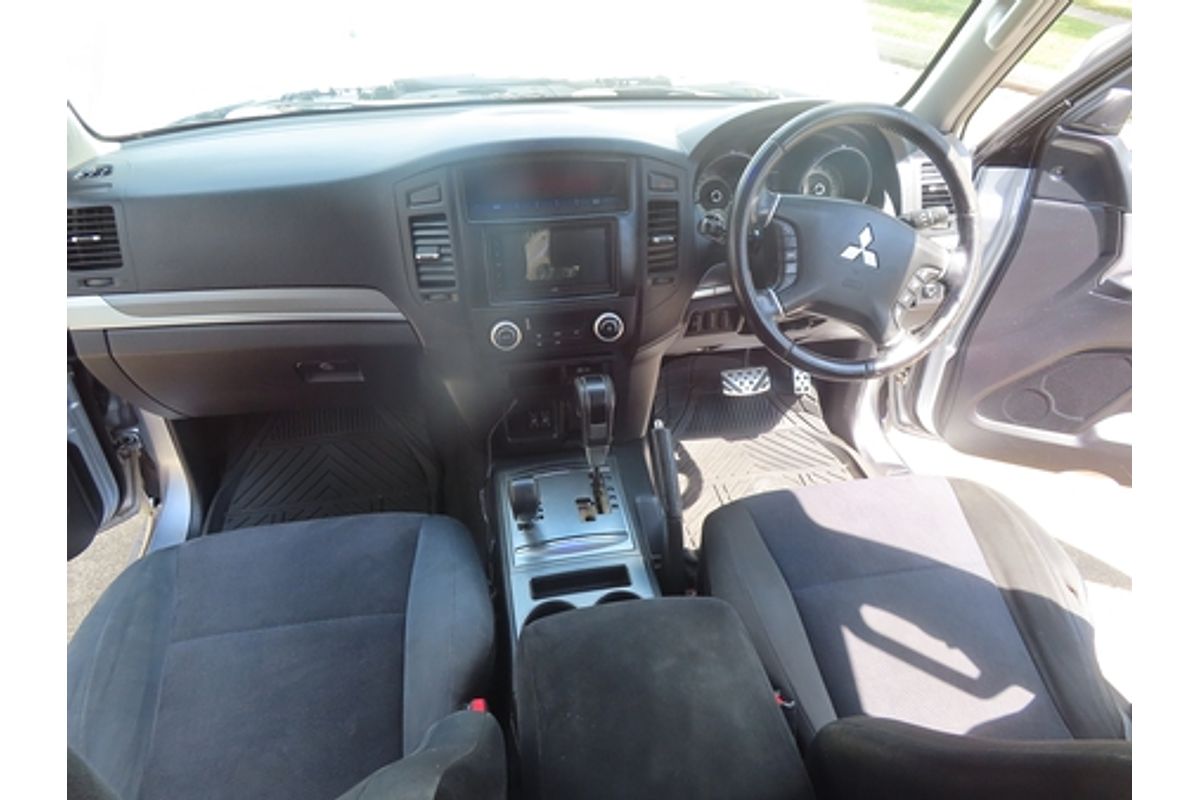 2008 Mitsubishi Pajero VR-X NS