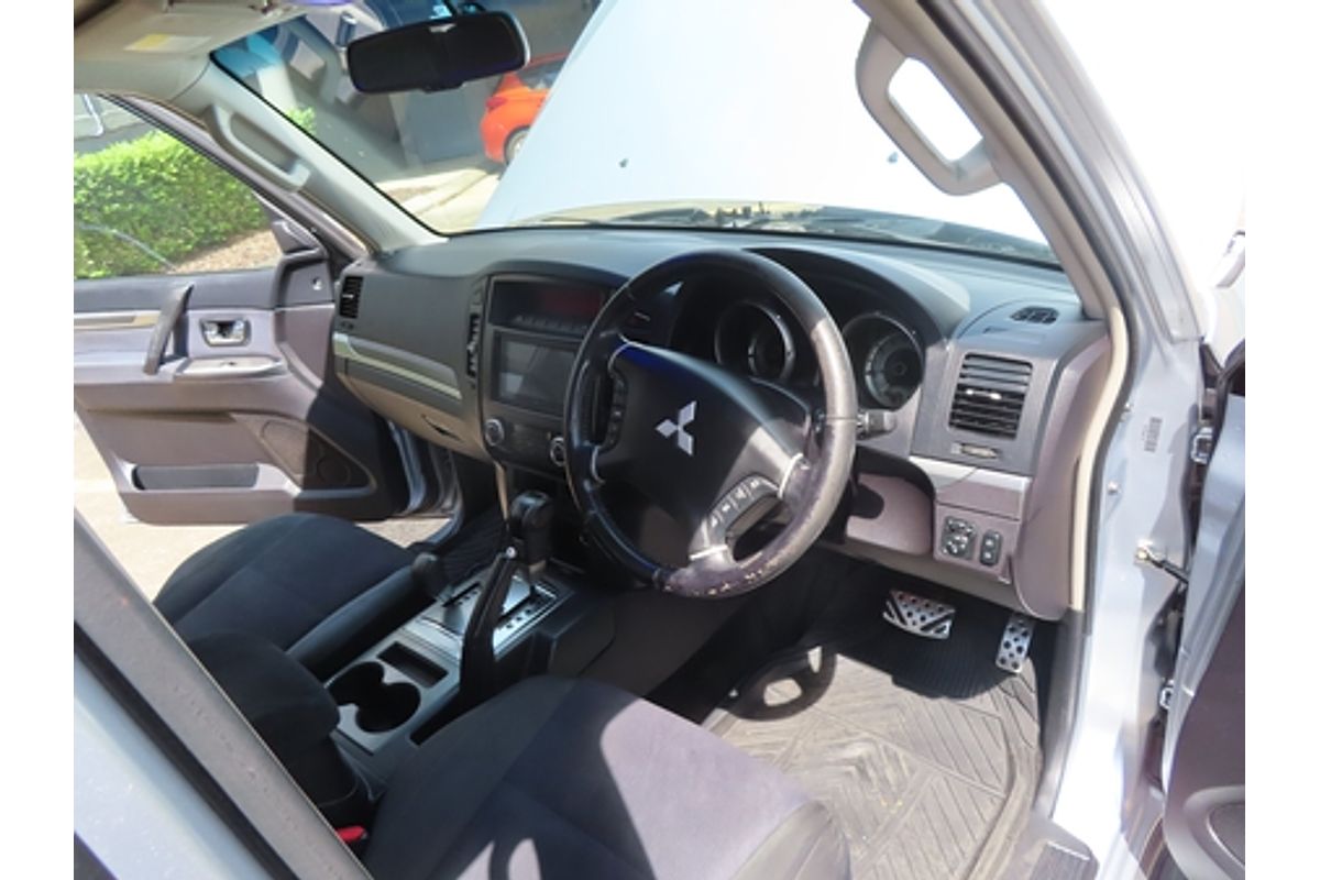 2008 Mitsubishi Pajero VR-X NS
