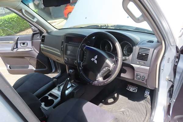 2008 Mitsubishi Pajero VR-X NS