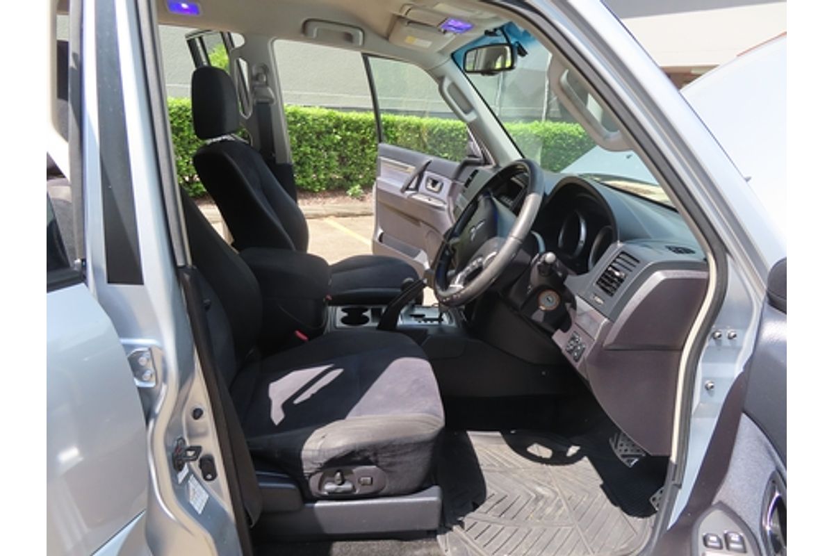 2008 Mitsubishi Pajero VR-X NS